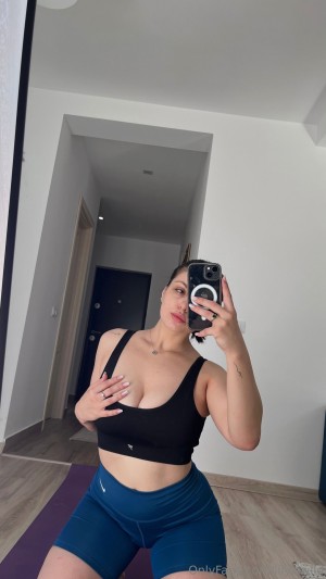 lilyiswild Photo #35