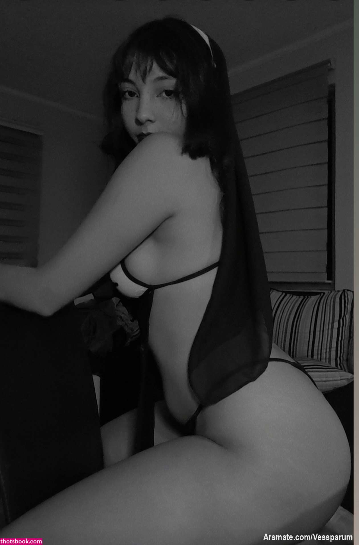 Abeilleless Photo #1