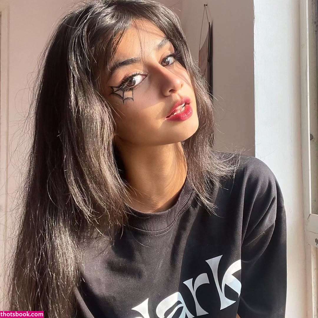 Aishwarya Harishankar Photo #19