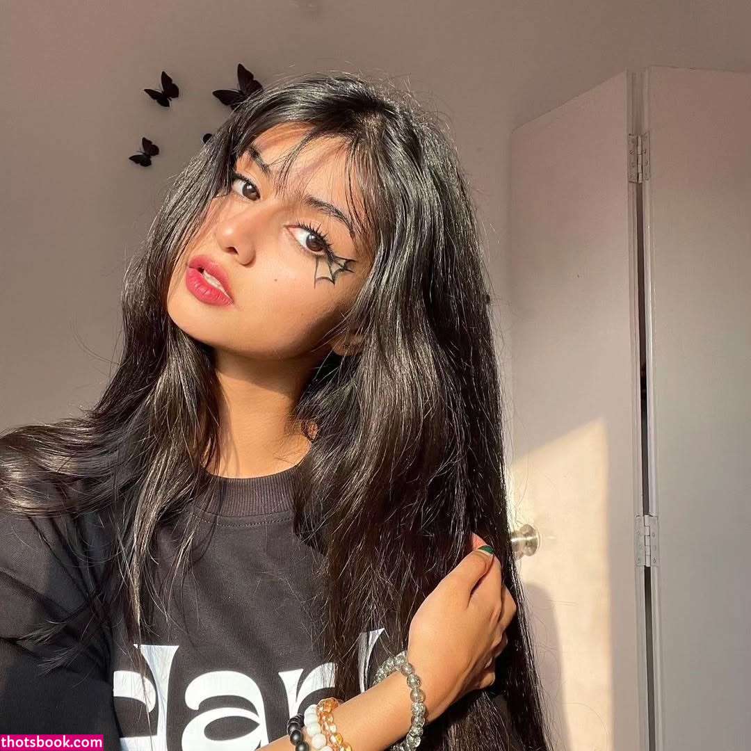 Aishwarya Harishankar Photo #29