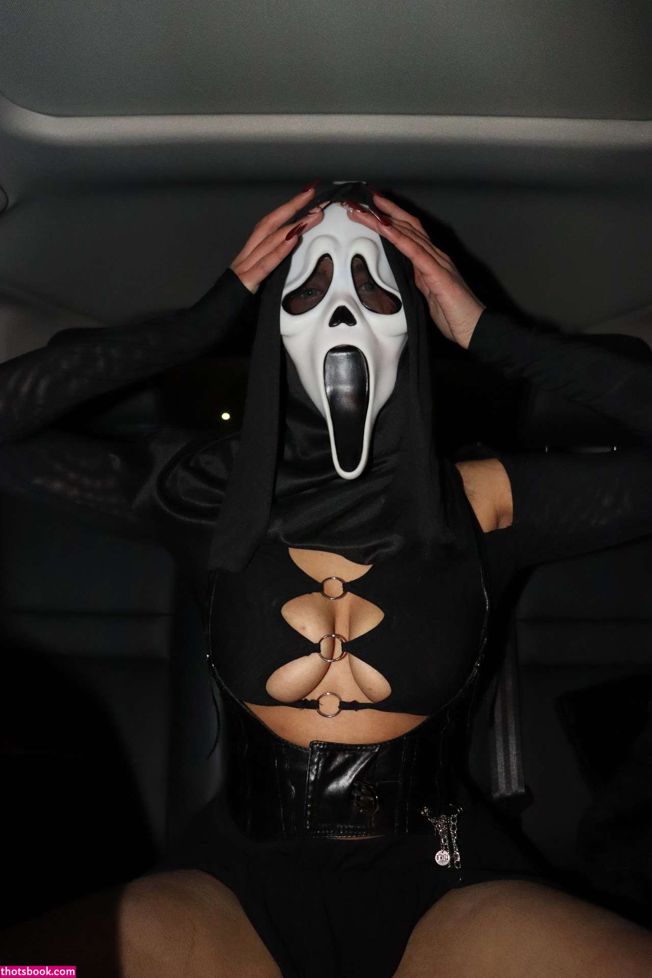 Dhawani Chugh Photo #1