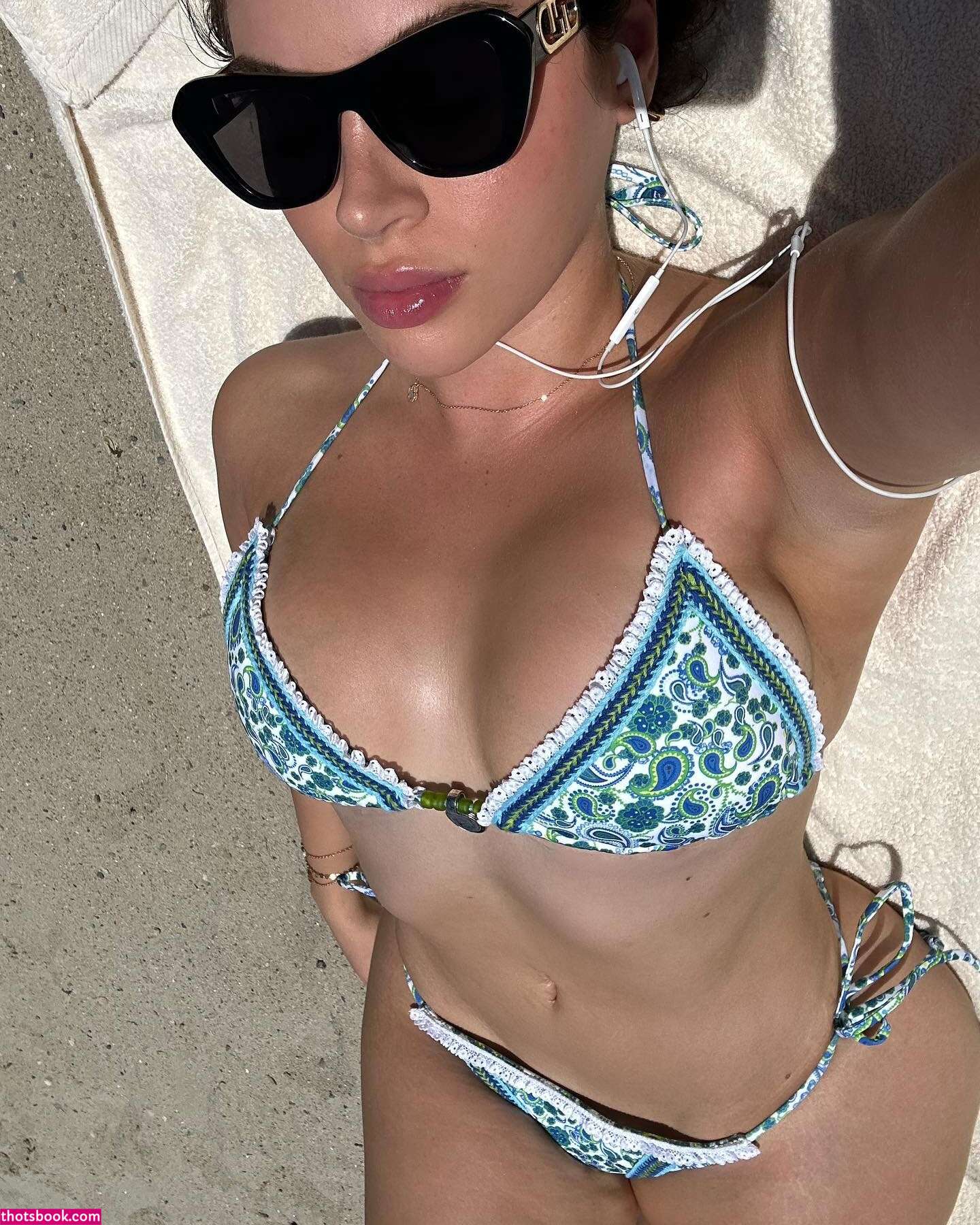 Nazanin Kavari Photo #13