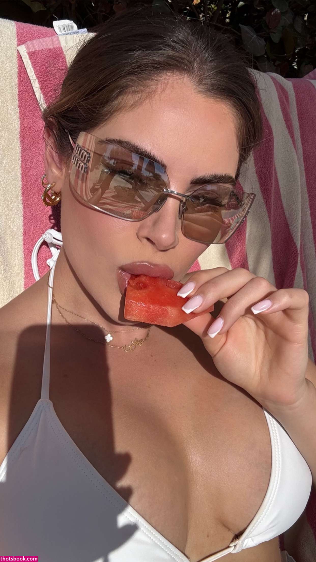 Nazanin Kavari Photo #38