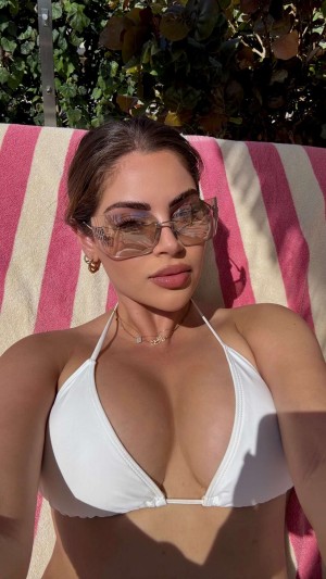 Nazanin Kavari Photo #27