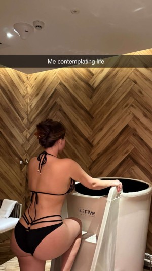 Nazanin Kavari Photo #30