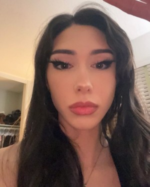 Nicole Batiz Photo #7