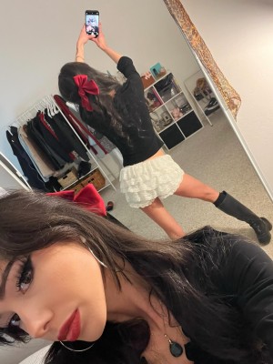 Nicole Batiz Photo #16