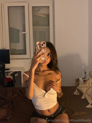 Valentina del Valle Photo #10