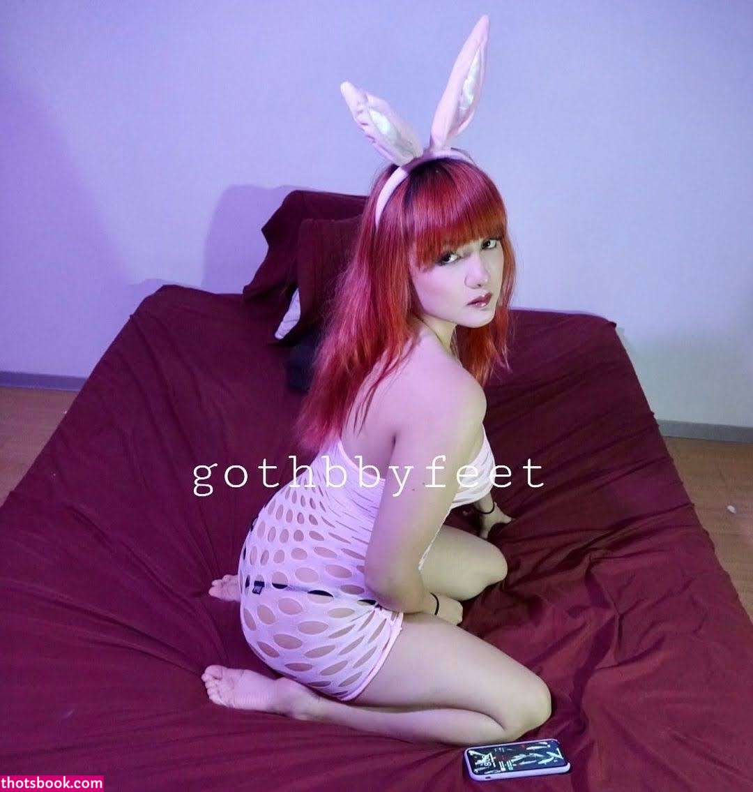 Gothbbyfeet Photo #18