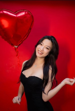 Winnie Chang Photo #25