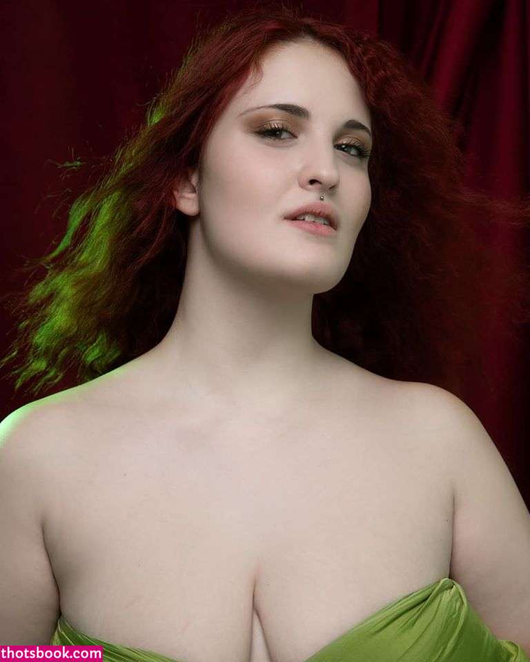 Madia Garganese Photo #37