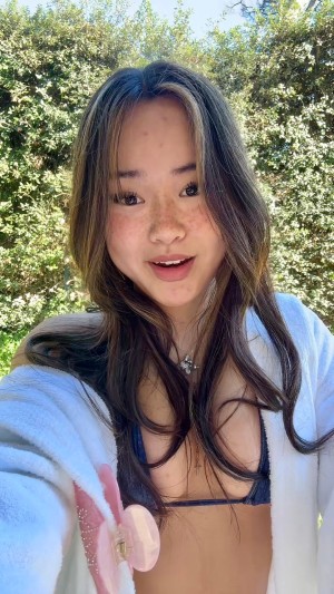 Michela Han Photo #24