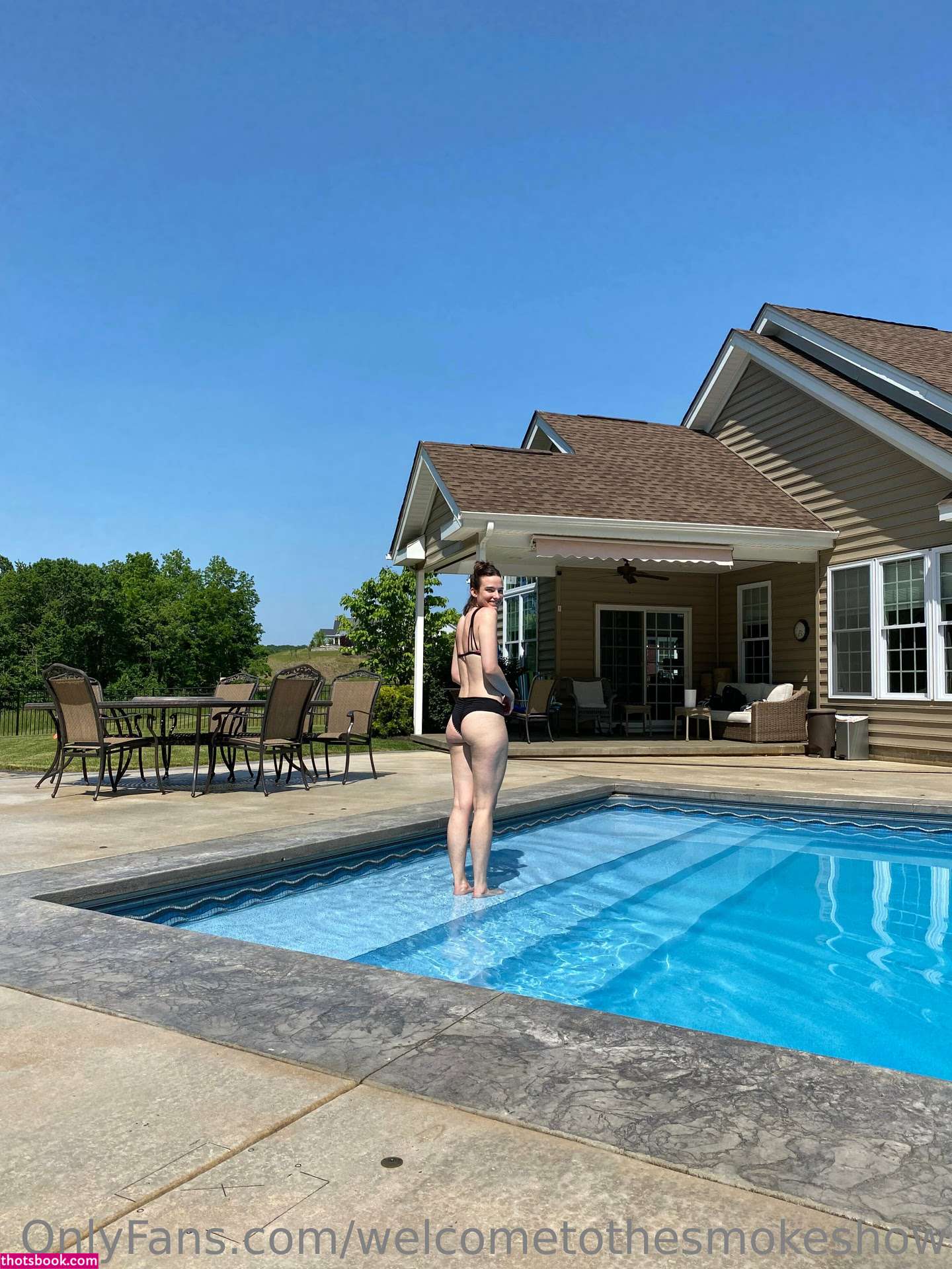 Welcometothesmokeshow Photo #43