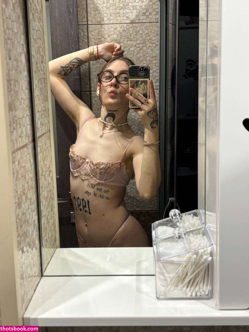 Antonina Moon Photo #12