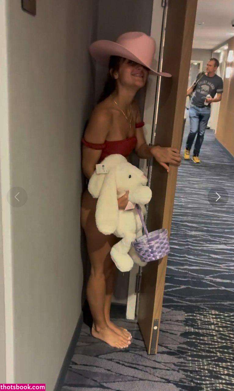 Jenny Popach Photo #25