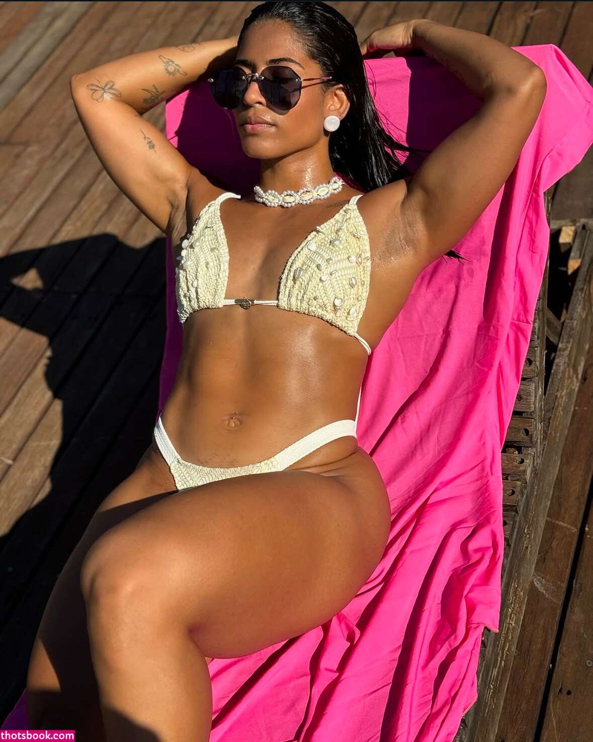 Larissa Felix Photo #8