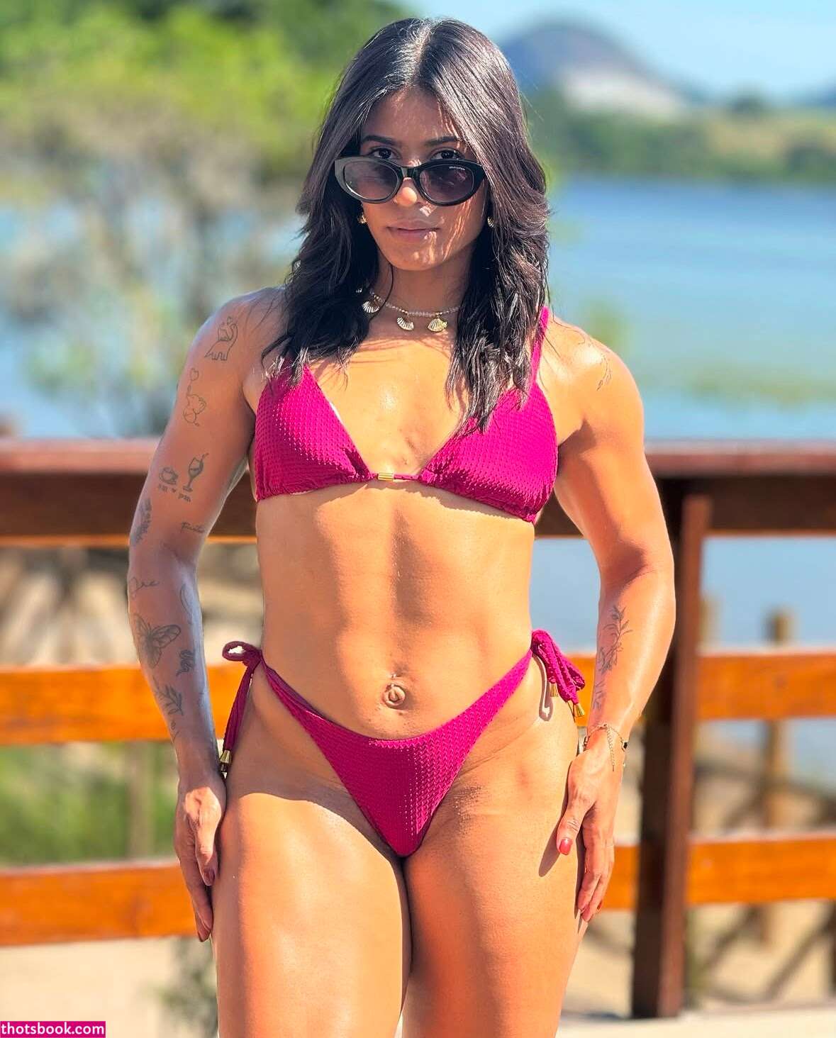 Larissa Felix Photo #9