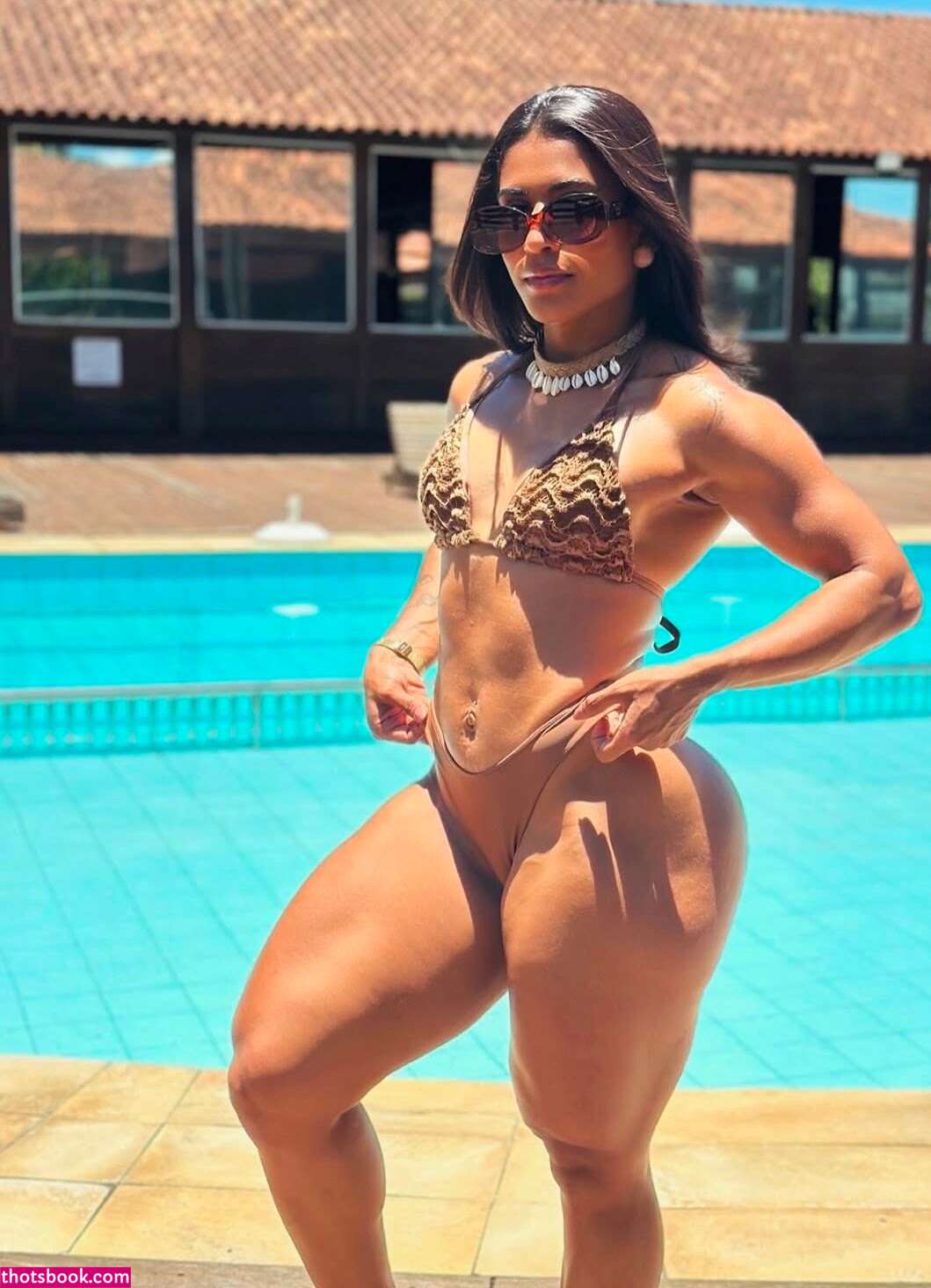 Larissa Felix Photo #27