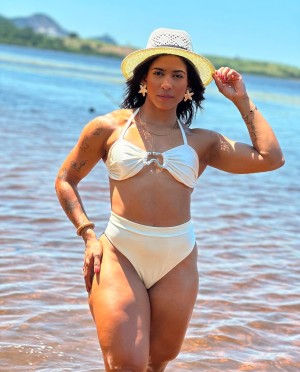 Larissa Felix Photo #22