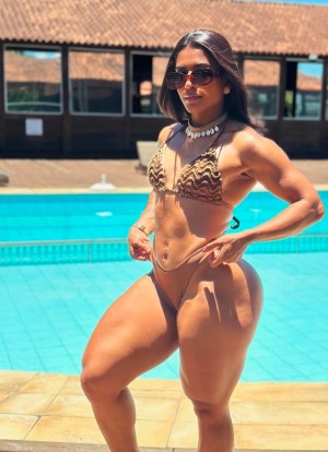 Larissa Felix Photo #27