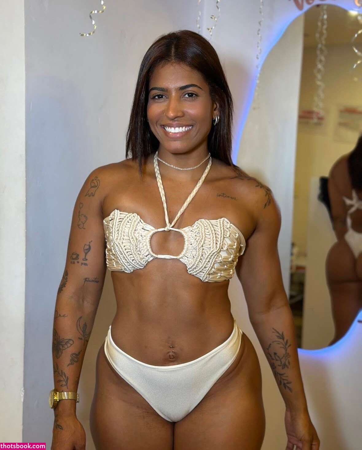 Larissa Felix Photo #37