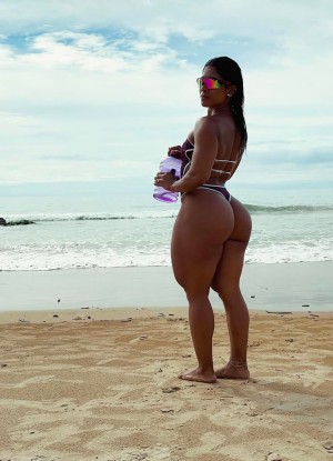 Larissa Felix Photo #31