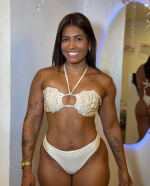 Larissa Felix Photo #37