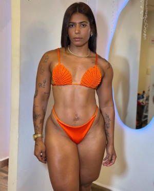 Larissa Felix Photo #38