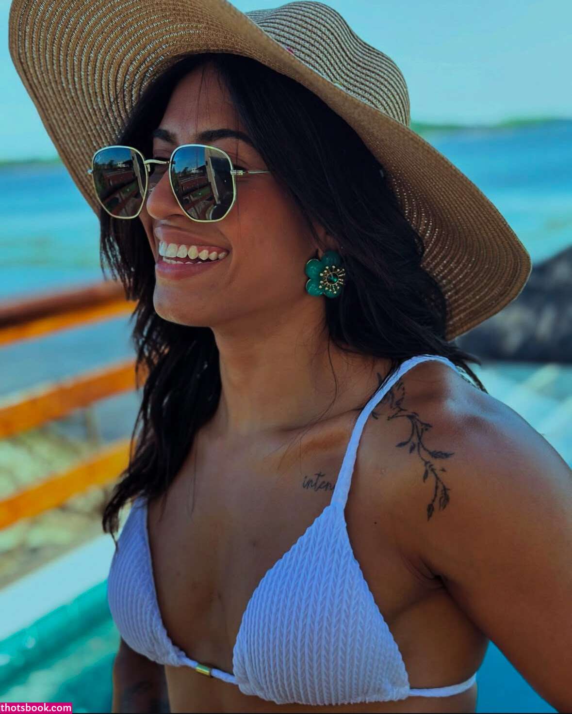 Larissa Felix Photo #44