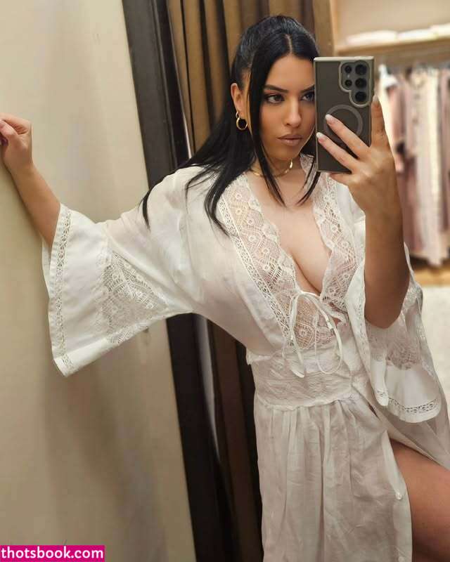 Fenizia Iusto Photo #15