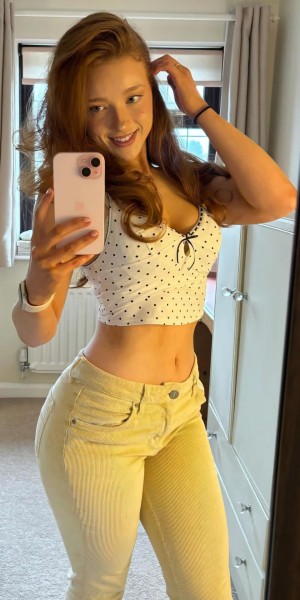 phoebeisginger Photo #14