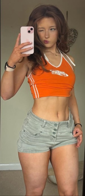 phoebeisginger Photo #36