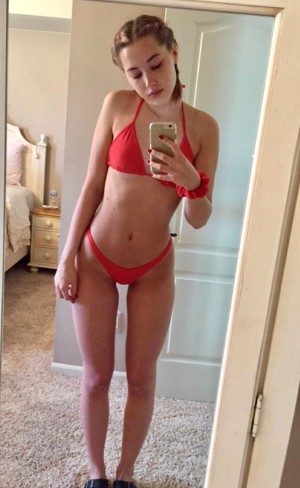 Pineapplebrat Photo #234