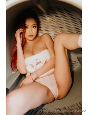 Vicki Li Photo #132