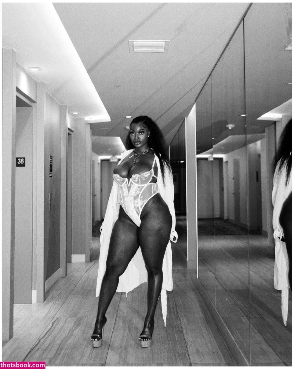 Teresa Lavae Photo #24