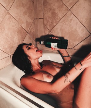 Amanda Kuhl Photo #3