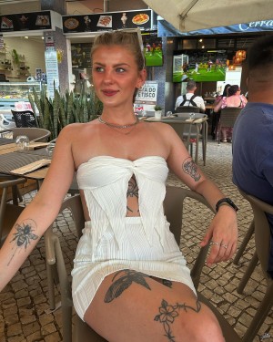 Daisy Riches1 Photo #12