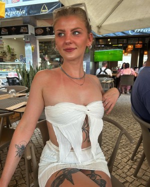 Daisy Riches1 Photo #13