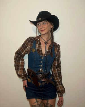 Daisy Riches1 Photo #22