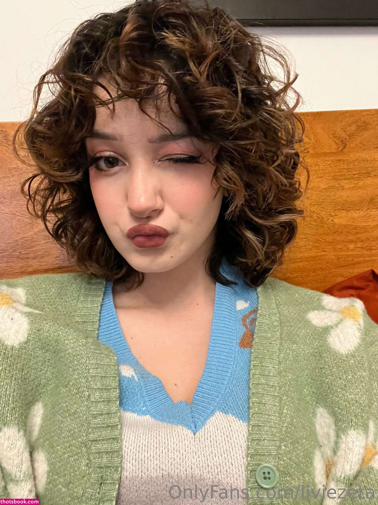 Livie Zeta Photo #12