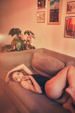 Nicole Marcheggiano Photo #4