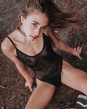 Nicole Marcheggiano Photo #29