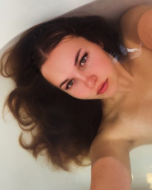 Cassie Claire Photo #27