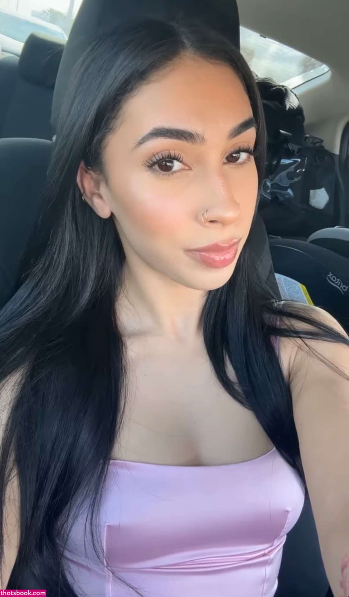 Neila Corona Photo #20