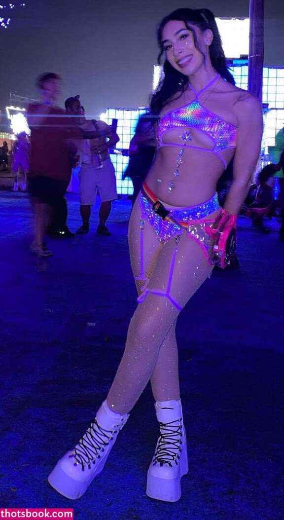 Neila Corona Photo #24