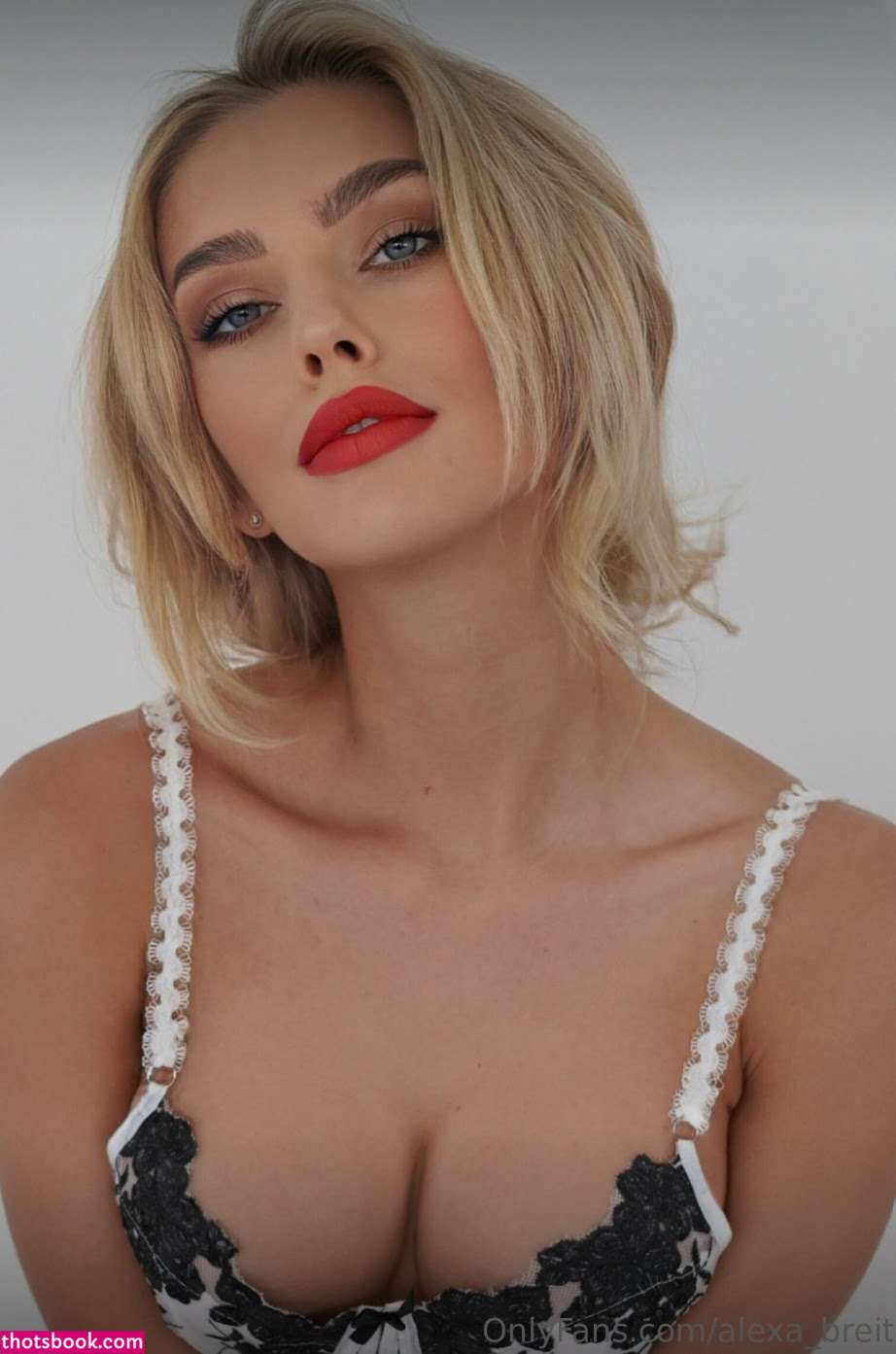 Alexa Breit Photo #98