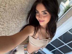 Andrea Botez Photo #32