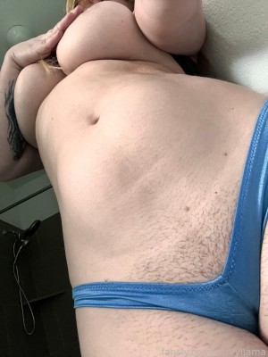 Curvyllama Photo #225