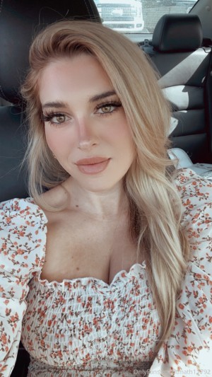 Taylor Mathis Photo #1