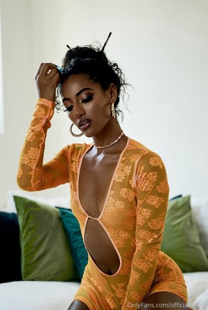 Official Janina Photo #10